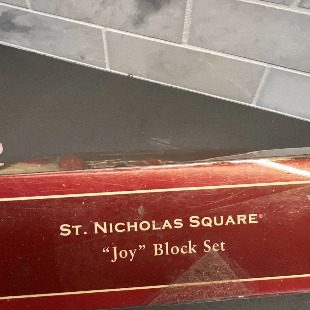 St Nicholas Square 